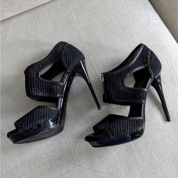 Burberry heels - Picture 1 of 5